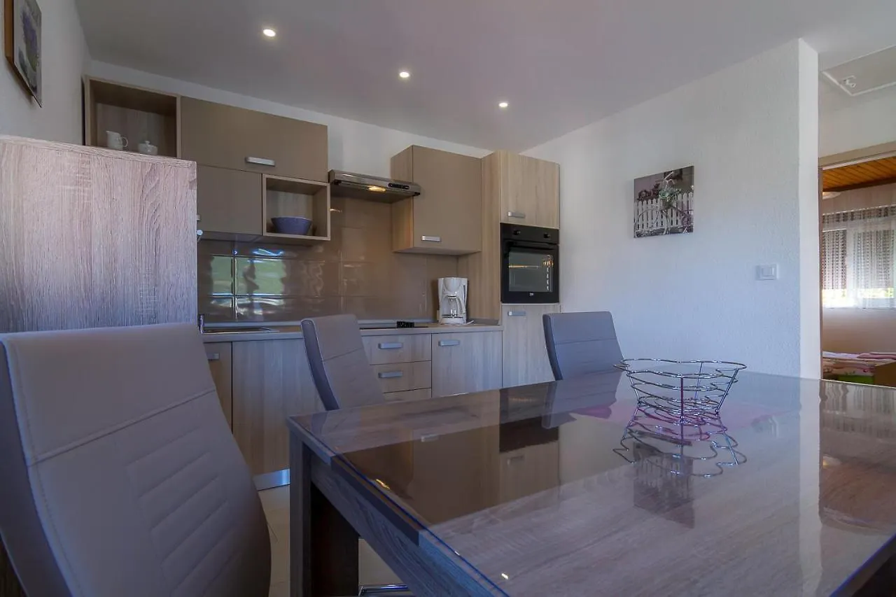 Apartment Tariba Supetarska Draga