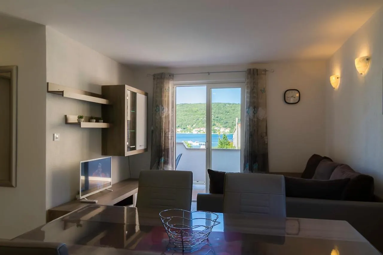 Apartment Tariba Supetarska Draga Croatia