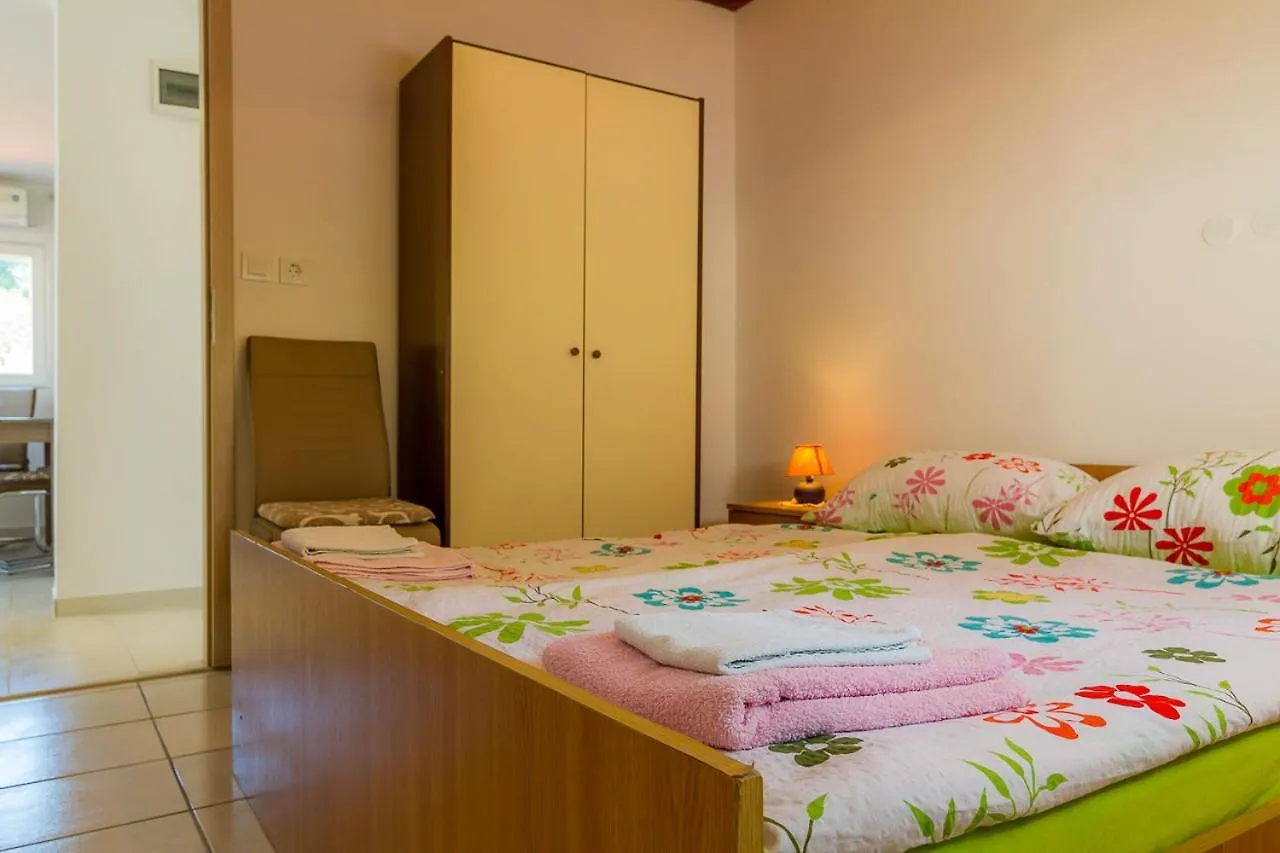 Apartment Tariba Supetarska Draga